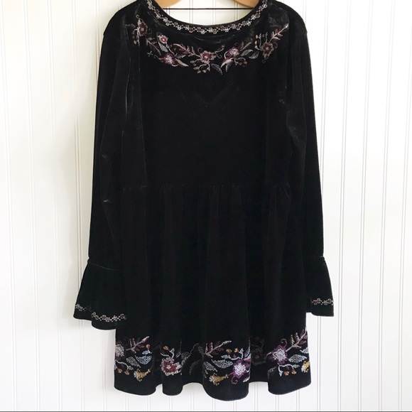 Black Embroidered Tunic - Picture 8 of 8